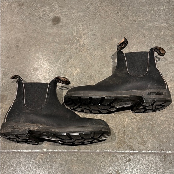 Blundstone Black Ankle Boots with Elastic Panels - Picture 3 of 5